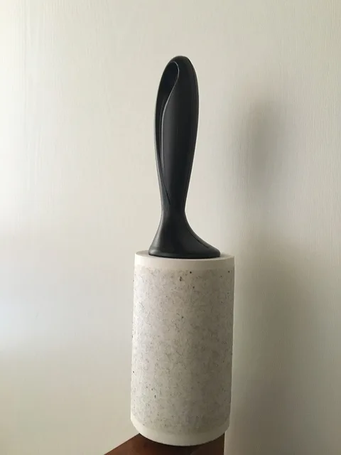 Rolă adezivă pentru scame