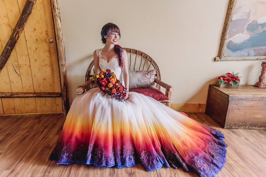 rochie de mireasa colorata